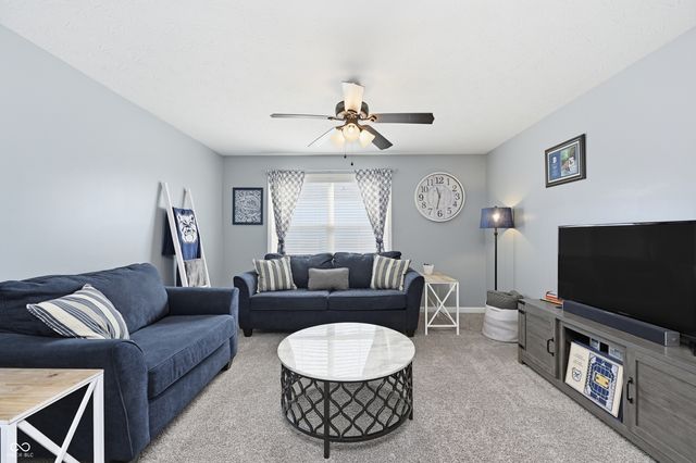 5752 Bluff View Lane, Whitestown, IN 46075