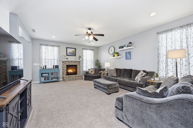 5752 Bluff View Lane, Whitestown, IN 46075