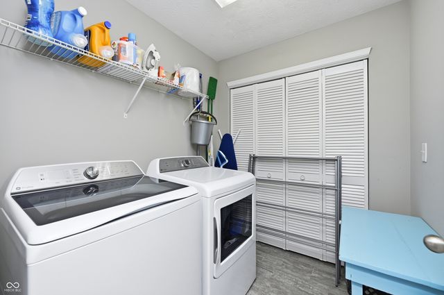 5752 Bluff View Lane, Whitestown, IN 46075