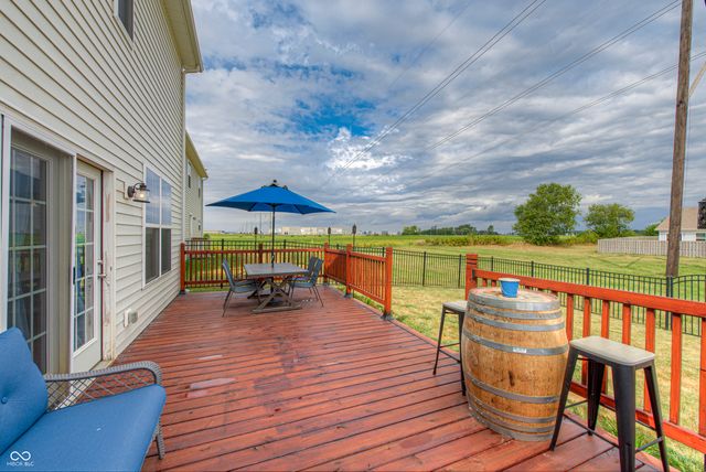 5752 Bluff View Lane, Whitestown, IN 46075