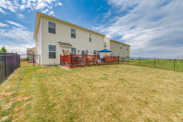 5752 Bluff View Lane, Whitestown, IN 46075