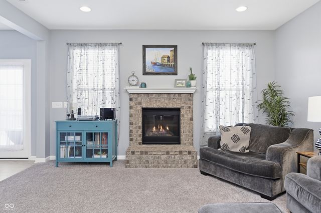 5752 Bluff View Lane, Whitestown, IN 46075