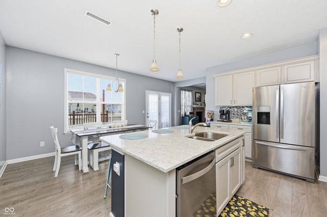 5752 Bluff View Lane, Whitestown, IN 46075