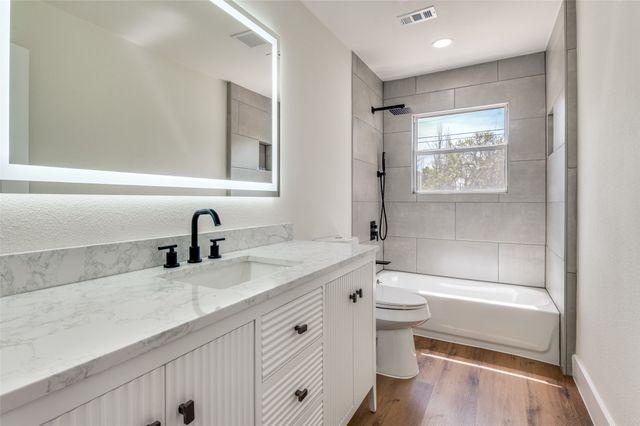 1542 W 5th Street, Irving, TX 75060