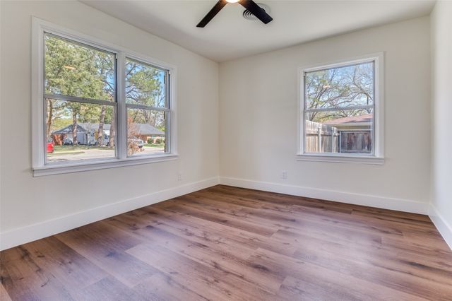 1542 W 5th Street, Irving, TX 75060