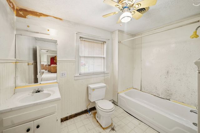 35 Bud Parker Ln, Erin, TN 37061