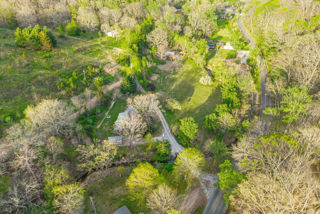 35 Bud Parker Ln, Erin, TN 37061