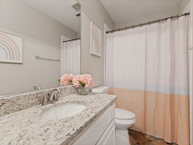 11940 Gold Creek Drive E, Fort Worth, TX 76244