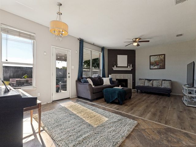 11940 Gold Creek Drive E, Fort Worth, TX 76244