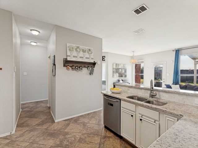 11940 Gold Creek Drive E, Fort Worth, TX 76244