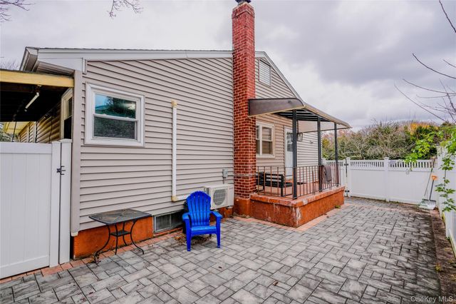 8 Lucille Drive, Syosset, NY 11791