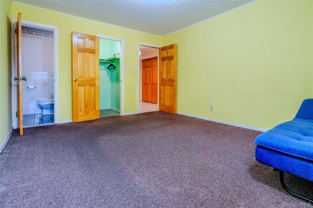 8 Lucille Drive, Syosset, NY 11791