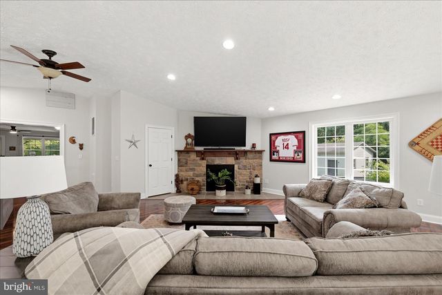 151 SASSAFRAS LN, Clear Brook, VA 22624