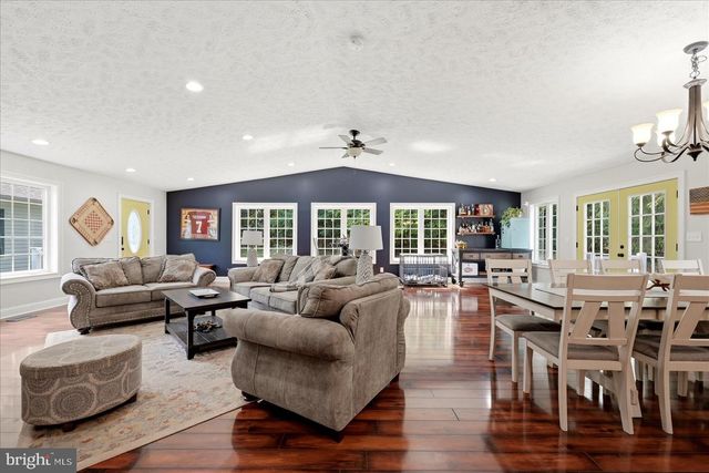 151 SASSAFRAS LN, Clear Brook, VA 22624