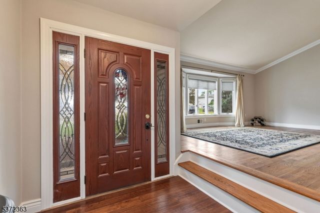 31 Iroquois Dr, Sayreville Boro, NJ 08859
