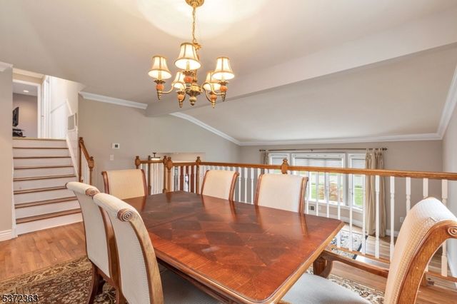 31 Iroquois Dr, Sayreville Boro, NJ 08859