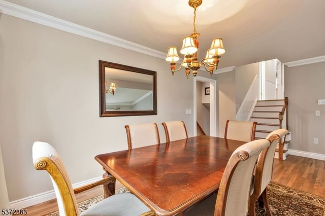 31 Iroquois Dr, Sayreville Boro, NJ 08859