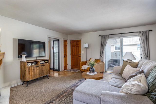 1078 MEADOW LANE, Neenah, WI 54956