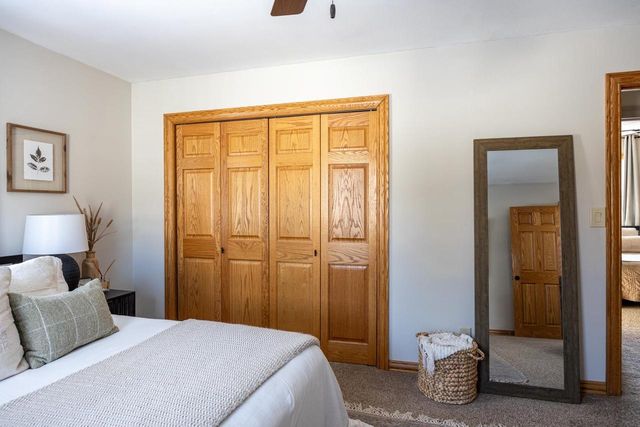 1078 MEADOW LANE, Neenah, WI 54956