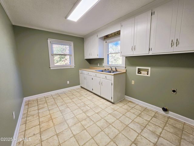 524 Parkwood Lane, Goldsboro, NC 27530