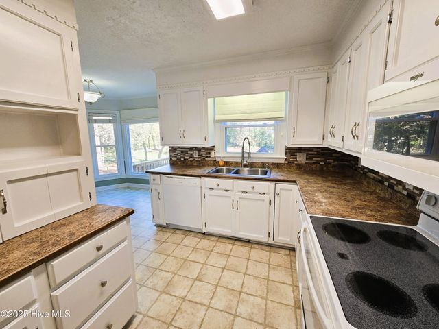 524 Parkwood Lane, Goldsboro, NC 27530