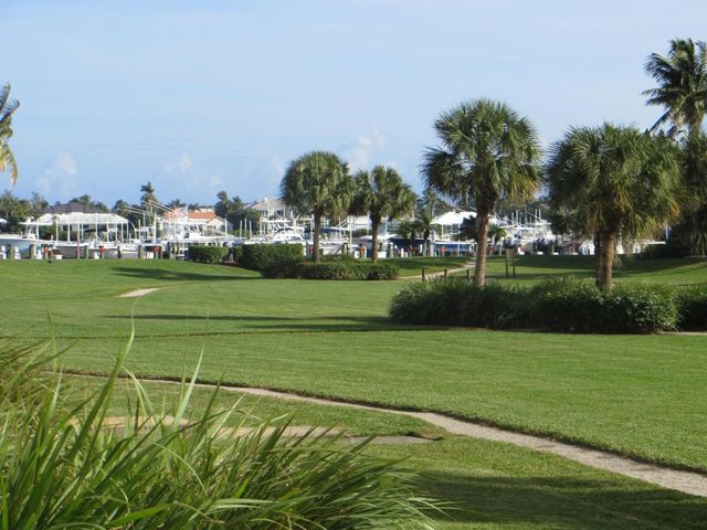 123 Yacht Club Way 207, Hypoluxo, FL 33462
