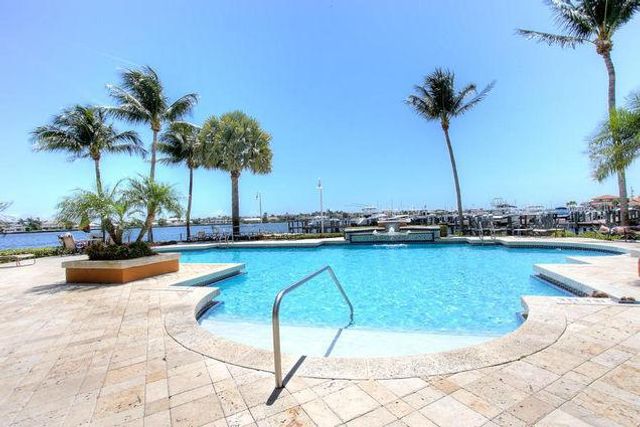 123 Yacht Club Way 207, Hypoluxo, FL 33462