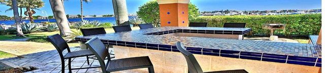 123 Yacht Club Way 207, Hypoluxo, FL 33462