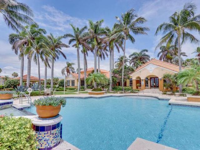 123 Yacht Club Way 207, Hypoluxo, FL 33462