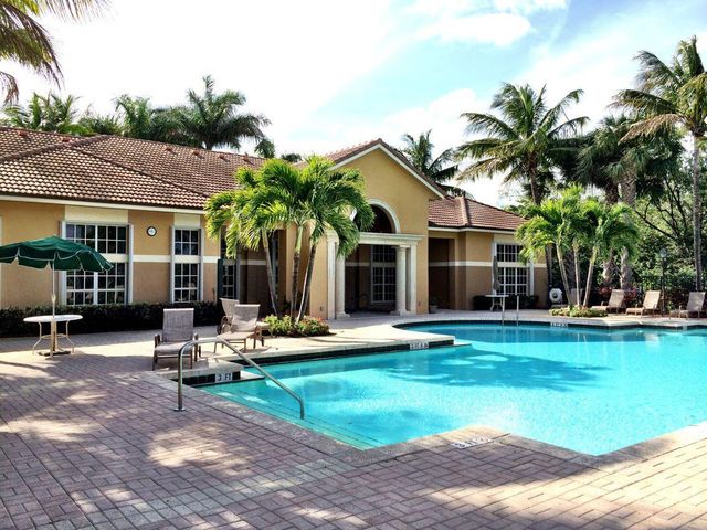 123 Yacht Club Way 207, Hypoluxo, FL 33462