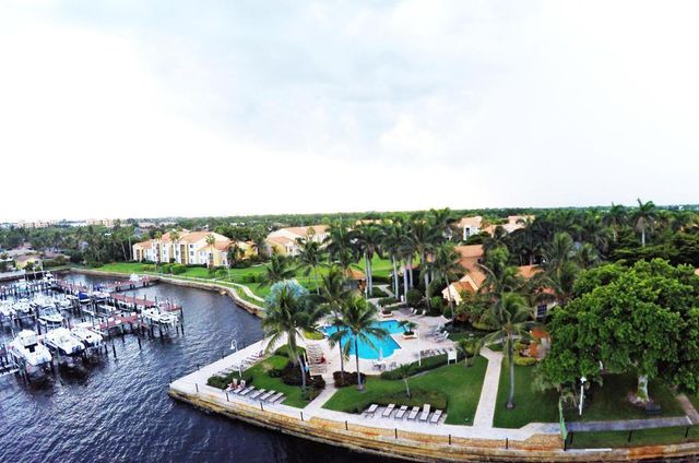123 Yacht Club Way 207, Hypoluxo, FL 33462