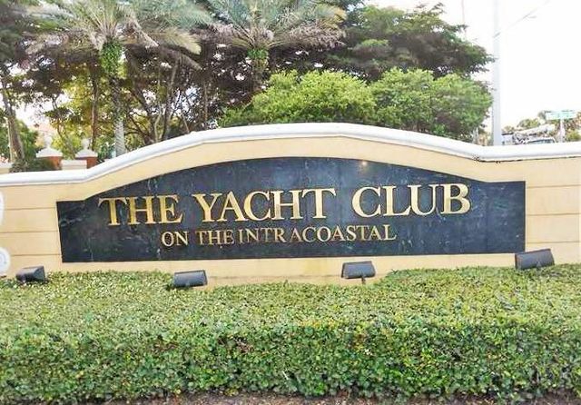 123 Yacht Club Way 207, Hypoluxo, FL 33462