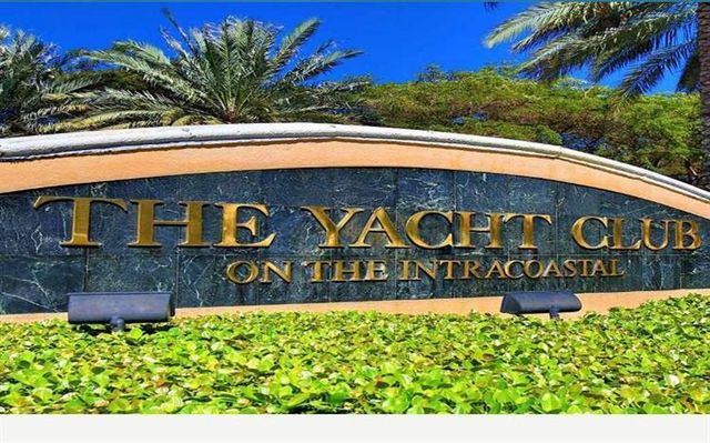 123 Yacht Club Way 207, Hypoluxo, FL 33462
