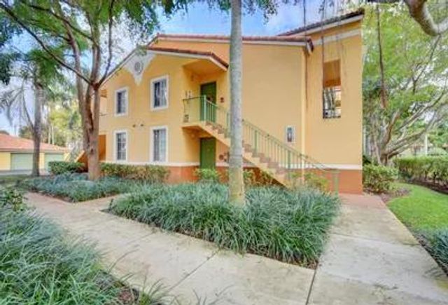 123 Yacht Club Way 207, Hypoluxo, FL 33462