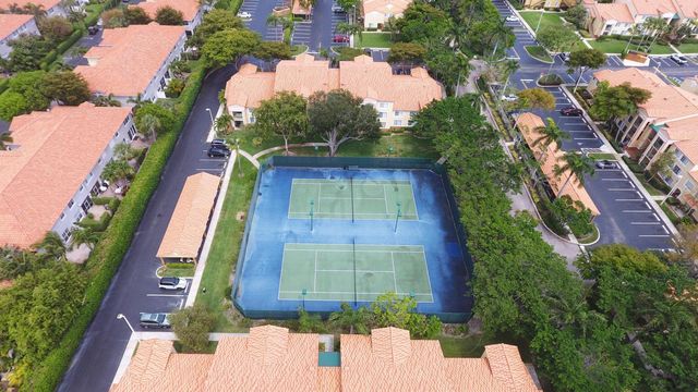 123 Yacht Club Way 207, Hypoluxo, FL 33462