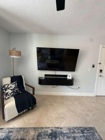 123 Yacht Club Way 207, Hypoluxo, FL 33462