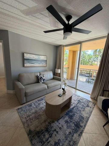 123 Yacht Club Way 207, Hypoluxo, FL 33462