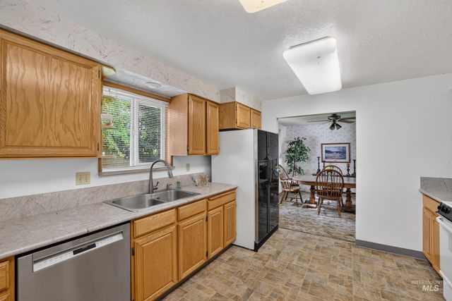 9055 W Highlander Rd, Boise, ID 83709