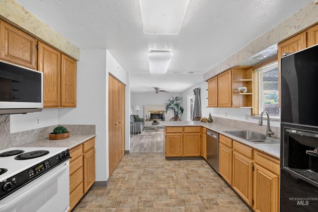 9055 W Highlander Rd, Boise, ID 83709