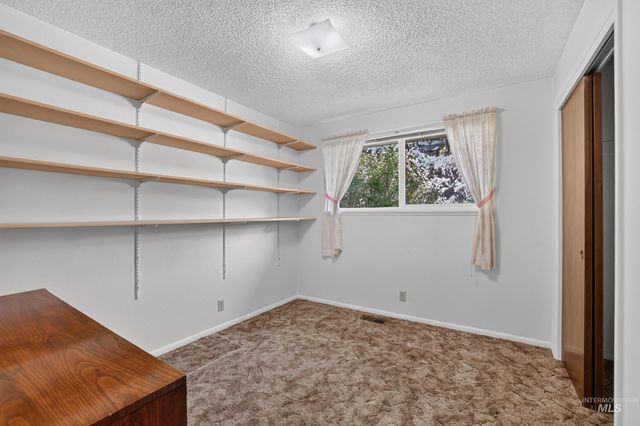 9055 W Highlander Rd, Boise, ID 83709