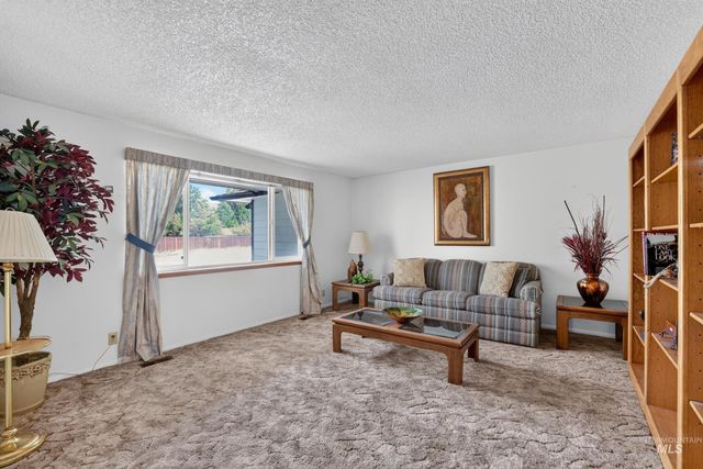 9055 W Highlander Rd, Boise, ID 83709