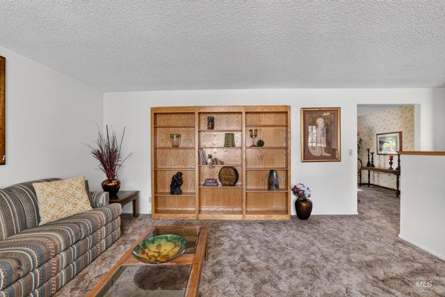 9055 W Highlander Rd, Boise, ID 83709