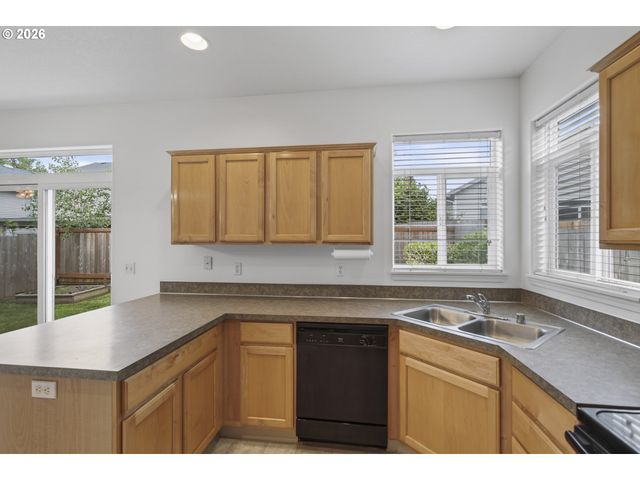 2718 Nw 117TH Cir, Vancouver, WA 98685