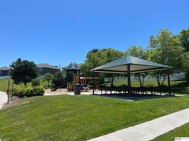 7412 S 174th Street, Omaha, NE 68136