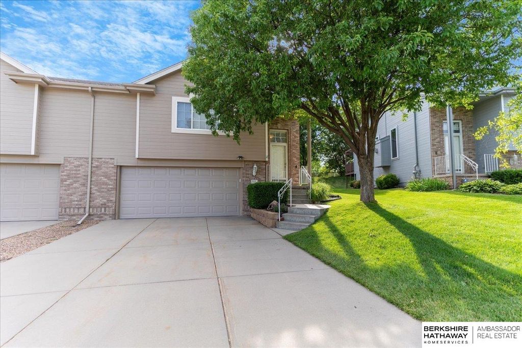 7412 S 174th Street, Omaha, NE 68136