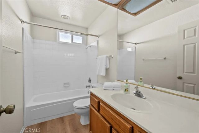 19002 Avenue Of The Oaks, Newhall, CA 91321