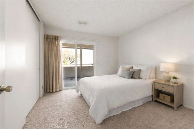 19002 Avenue Of The Oaks, Newhall, CA 91321