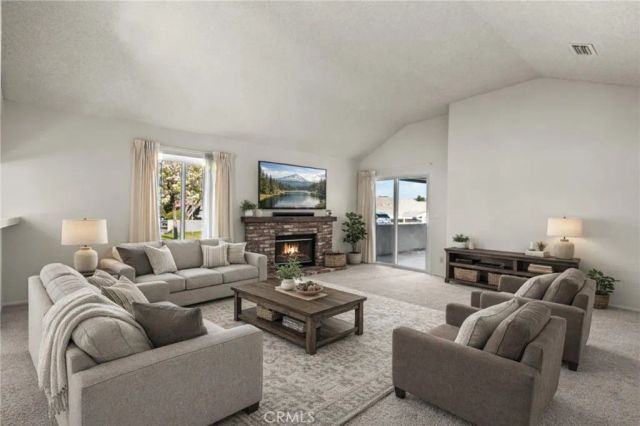 19002 Avenue Of The Oaks, Newhall, CA 91321