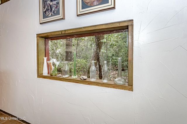 1209 Nelson Drive, Ocean Springs, MS 39564