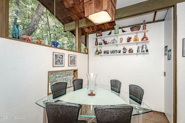 1209 Nelson Drive, Ocean Springs, MS 39564
